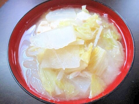 白菜と大根の春雨味噌スープ